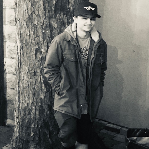 HAPPY POSHING TO EVERYONE!!! - Picture 10 of 17